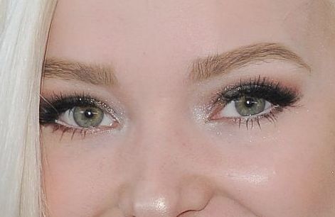 Dove Cameron eye color