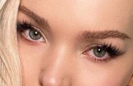 Dove Cameron eye color