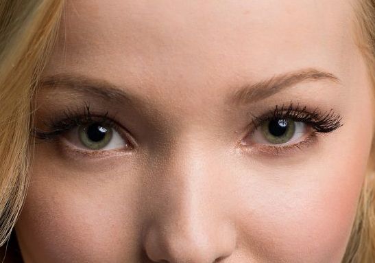 Dove Cameron eye color