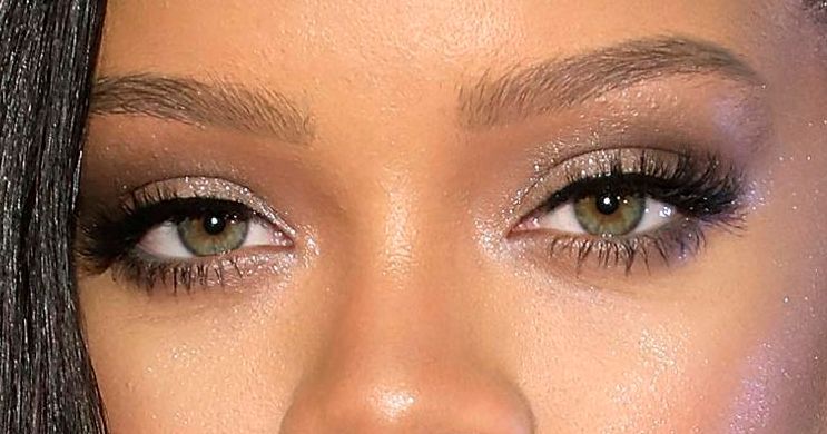 Rihanna eye color