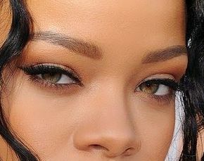 Rihanna eye color