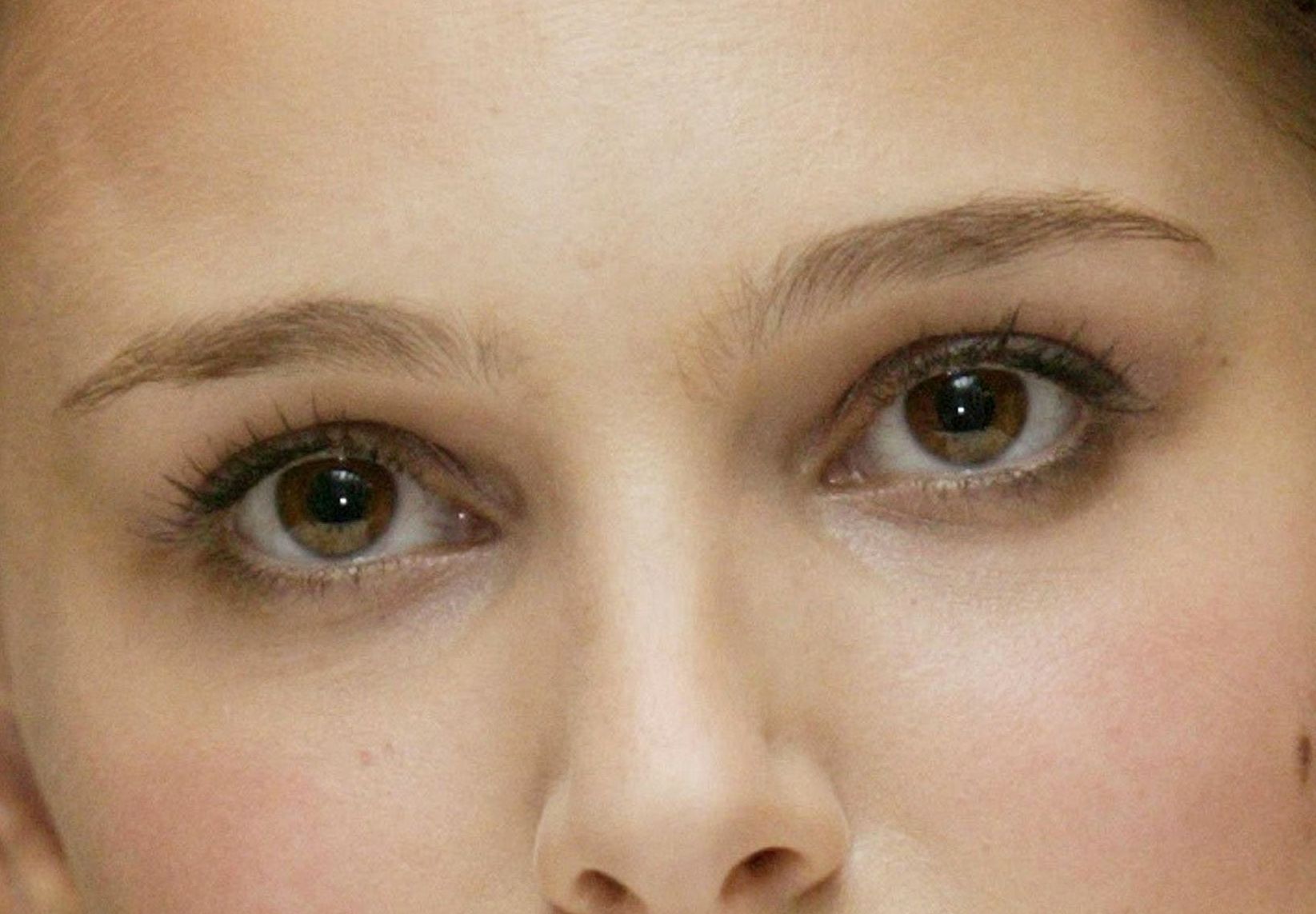 Natalie Portman eye color