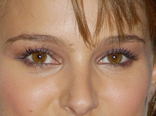 Natalie Portman eye color