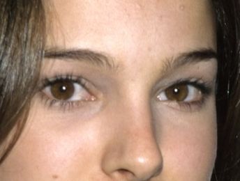 Natalie Portman eye color