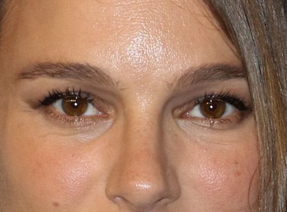 Natalie Portman eye color