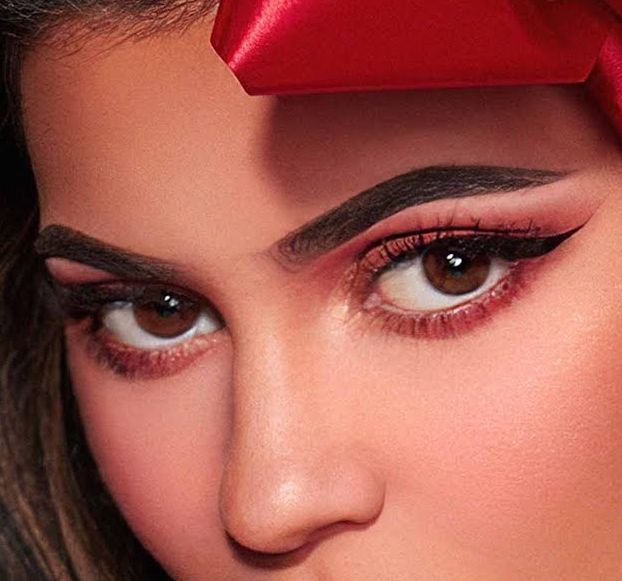 Kylie Jenner eye color