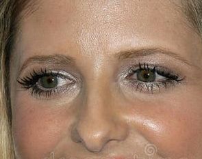 Sarah Michelle Gellar eye color