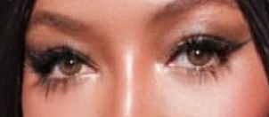 Naomi Campbell eye color