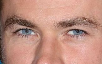 Chris Hemsworth eye color