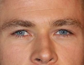 Chris Hemsworth eye color