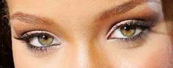 Rihanna eye color