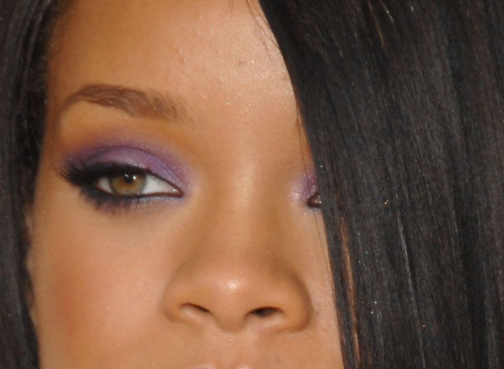 Rihanna eye color