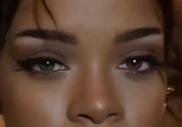 Rihanna eye color