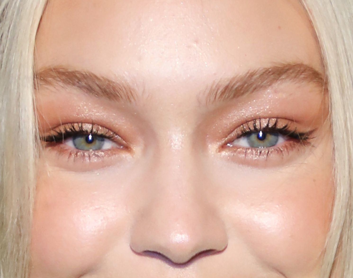 Gigi Hadid eye color