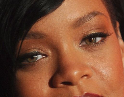 Rihanna eye color