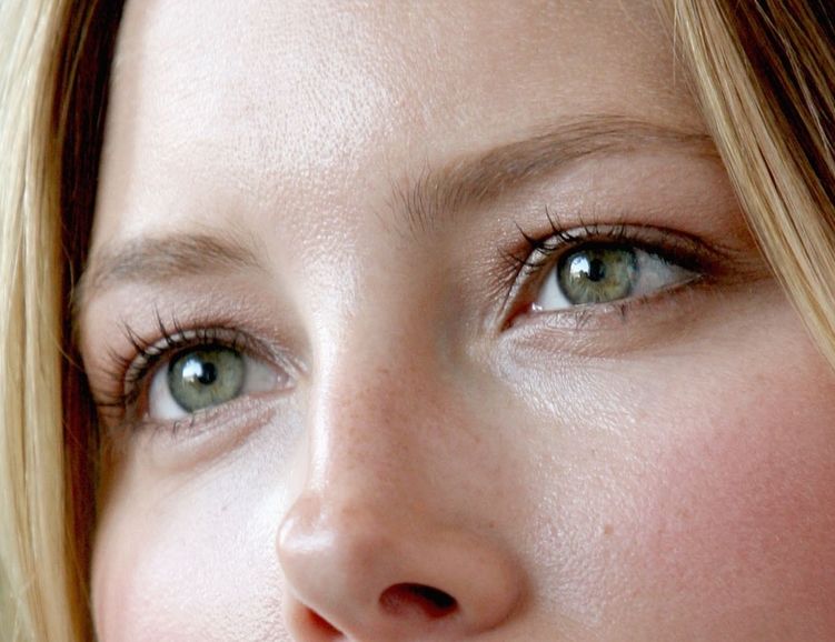 Jessica Biel eye color