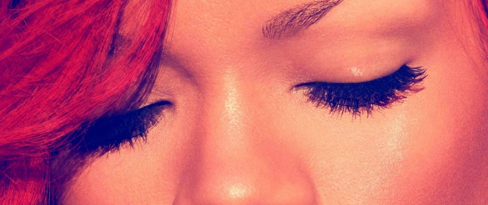 Rihanna eye color